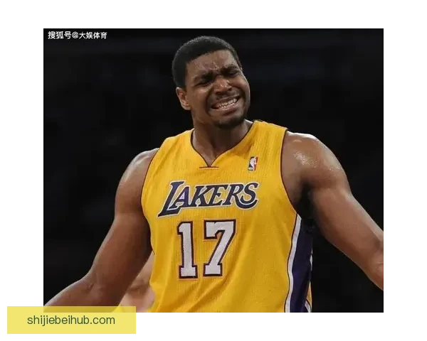 好久不见38岁拜纳姆现身洛杉矶骑行昔日湖人双冠功臣再引球迷回忆