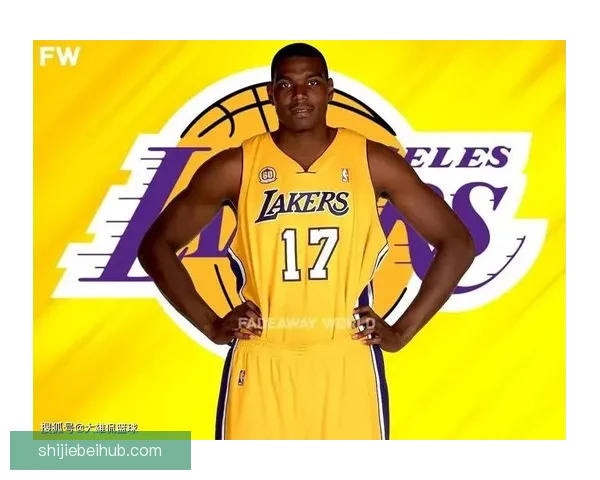 好久不见38岁拜纳姆现身洛杉矶骑行昔日湖人双冠功臣再引球迷回忆